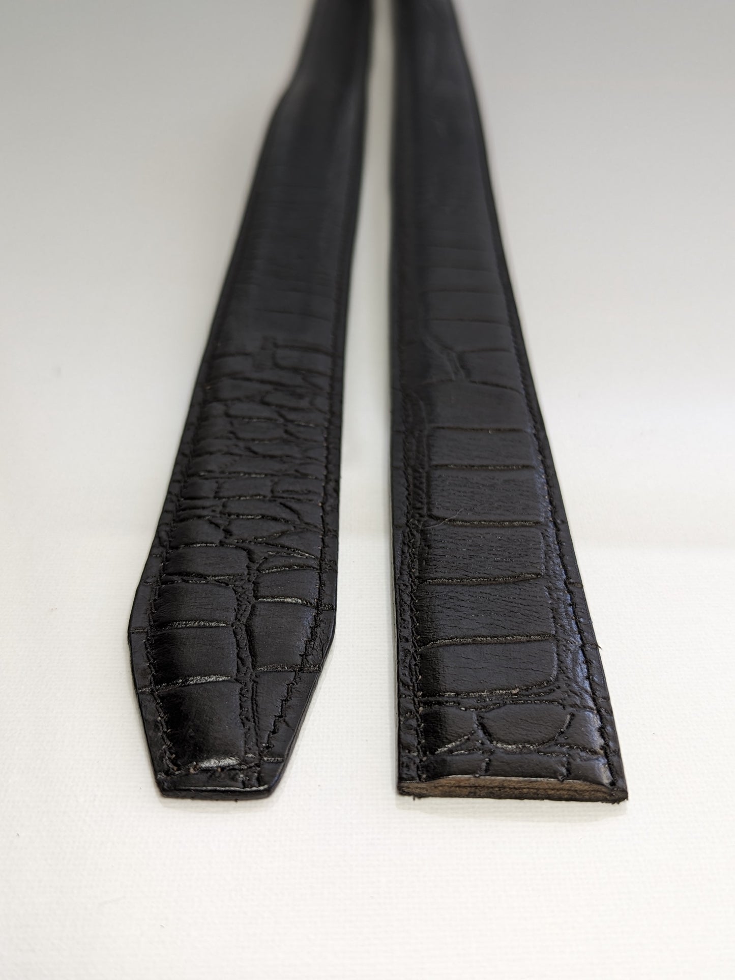 Full grain leather Croc black ICRBL2